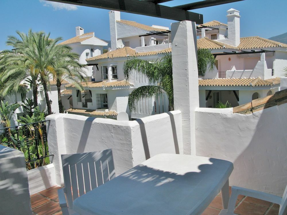 Apartamentos Y Casas Serinamar Marbella El Angel Exterior photo